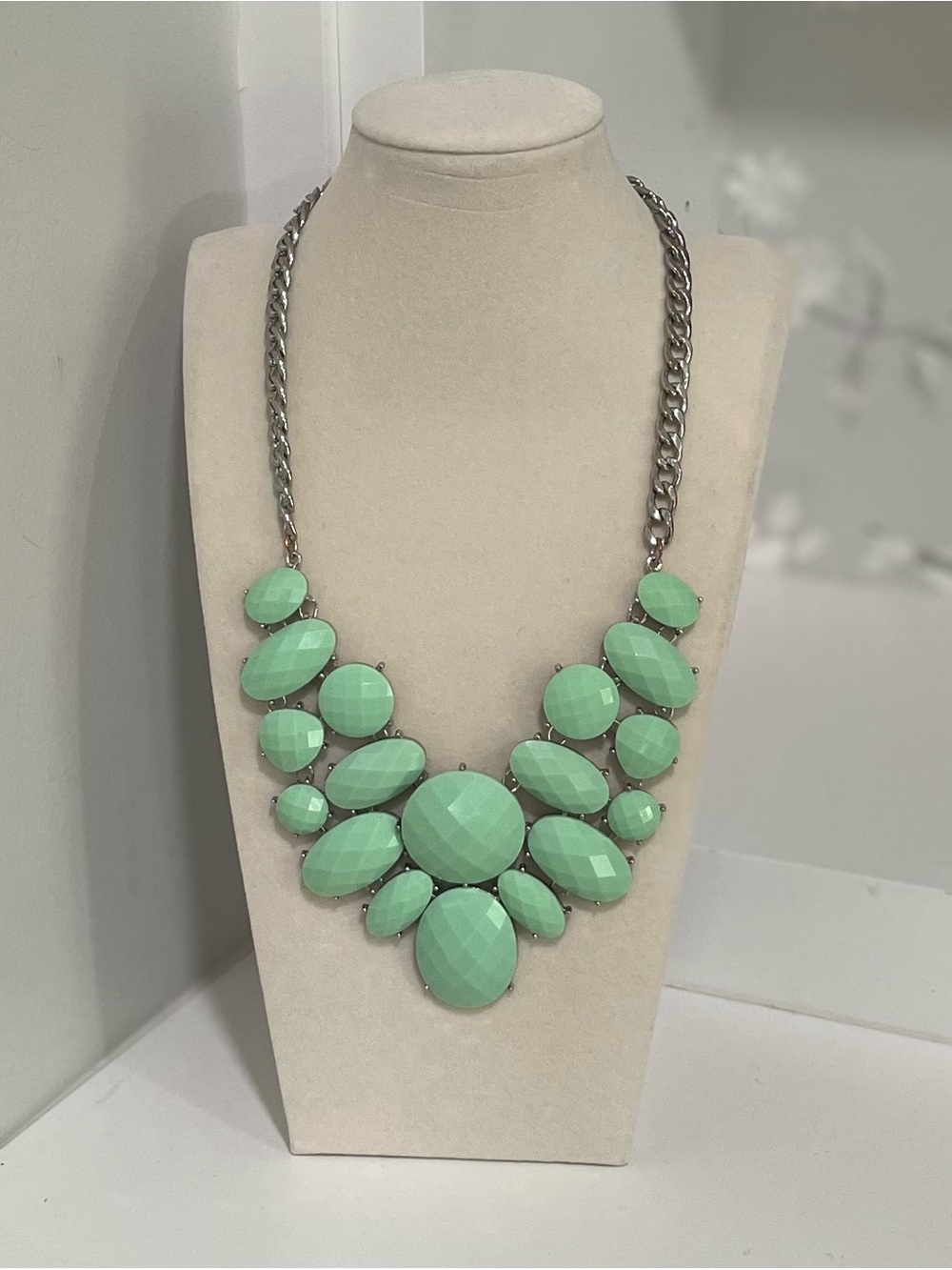 Charming Charlie Mint Green Chunky Bubble Bib Statement Necklace Festival